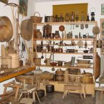 Wystawa narzedzi rolniczych i sprzętów gospodarstwa domowego.