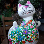 Ozdoba ogrodowa - ceramiczny, malowany kot.