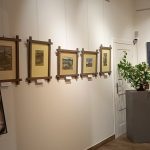 Sala wystaw z obrazami